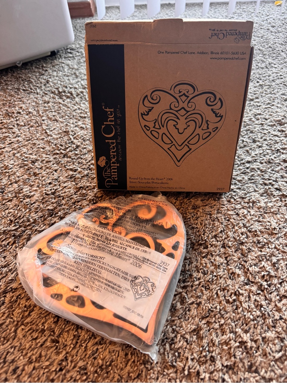 Pampered Chef Round-Up from the Heart 2006 Trivet 2937 Cast Iron Collectible